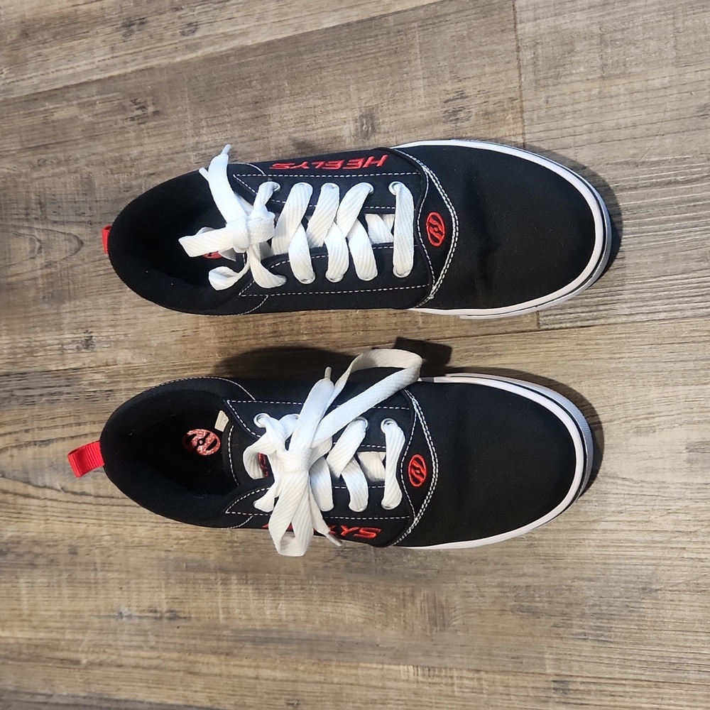 Black Heelys - youth 5